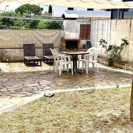 Hébergement de vacances Montserrat I *